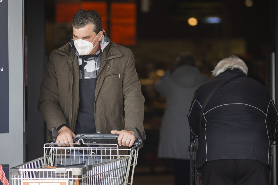 Ilustračný obrázok k článku Vyhýbame sa ešte čiernej? VIEME stav Covid automatu a farieb okresov v Prešovskom kraji