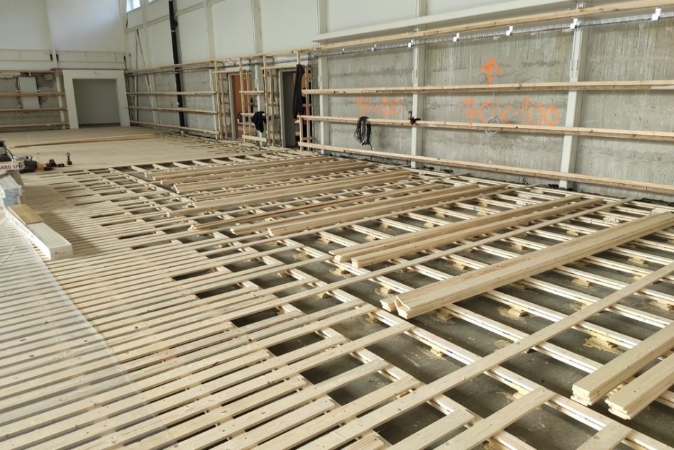 Ilustračný obrázok k článku V Prievidzi rastú dve nové telocvične: Využiteľné budú aj pre verejnosť, FOTO