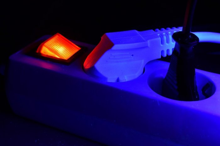 Ilustračný obrázok k článku Viacerých Bystričanov čakajú nepríjemnosti: KTO bude v máji bez prúdu?