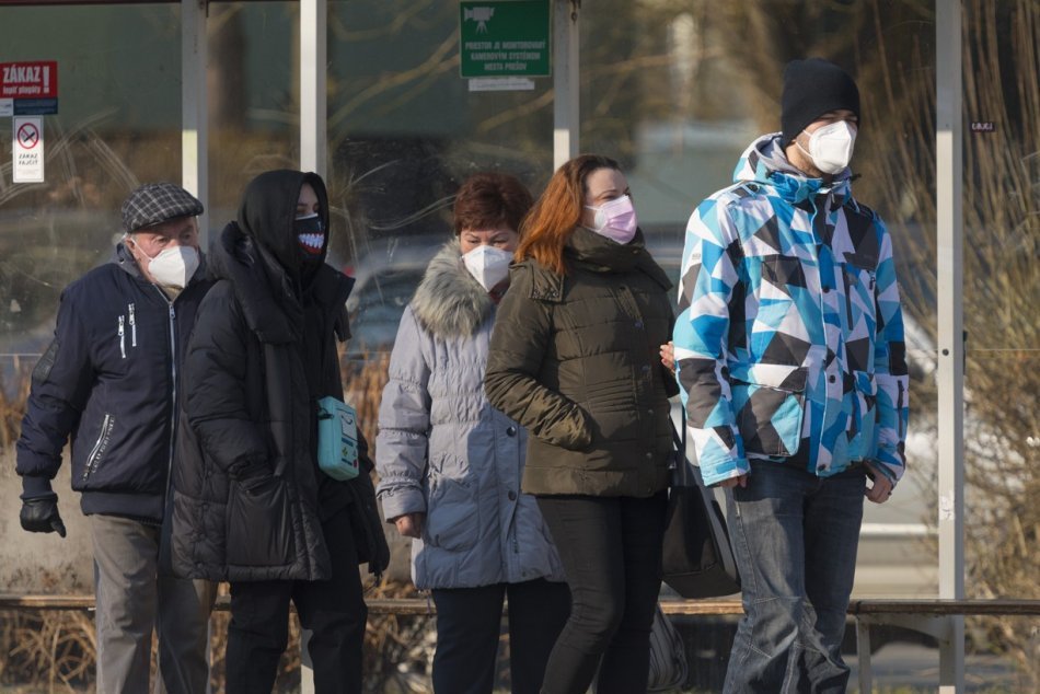 Ilustračný obrázok k článku Najprísnejšie pravidlá nosenia rúška: V týchto okresoch si ho nezabudnite ani vonku!