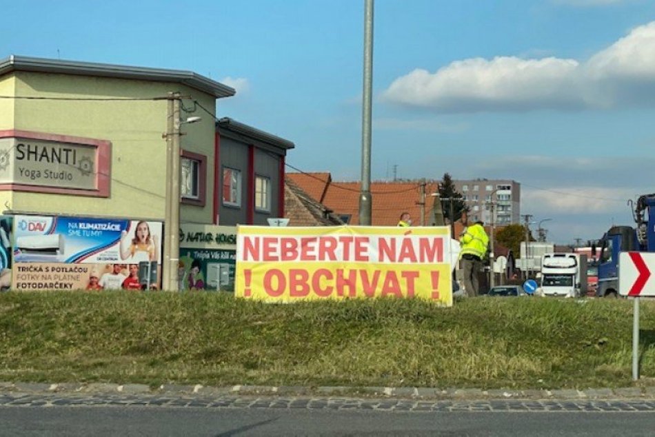 Ilustračný obrázok k článku Ako to bude s obchvatom Šale? Slovenská správa ciest reaguje!