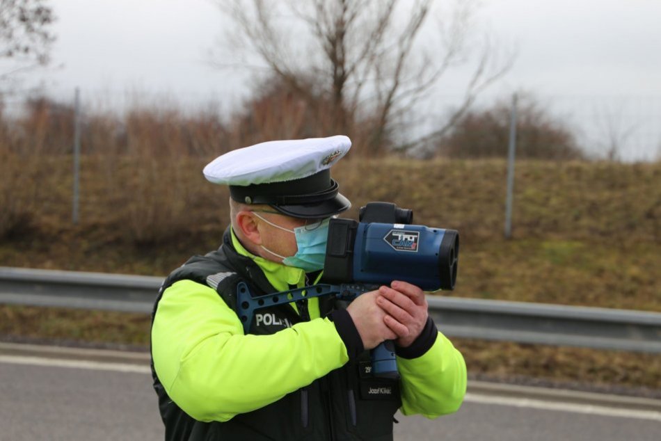 Ilustračný obrázok k článku Policajti chytili ďalších cestných pirátov: Jeden uháňal cez mesto 134 km/h!
