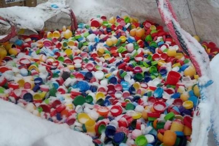 Ilustračný obrázok k článku Malý Alex z Prešova potrebuje liečbu: Pomôžme preňho vyzbierať plastové vrchnáky!