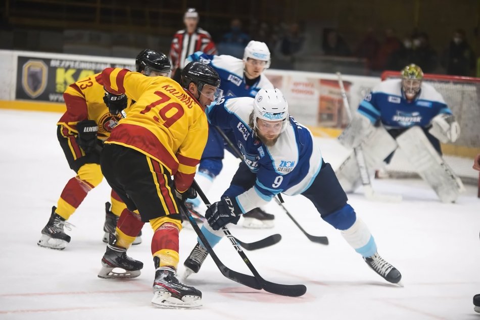 Ilustračný obrázok k článku Prvý krok im nevyšiel: Topoľčany podľahli Dubnici najtesnejším rozdielom, FOTO