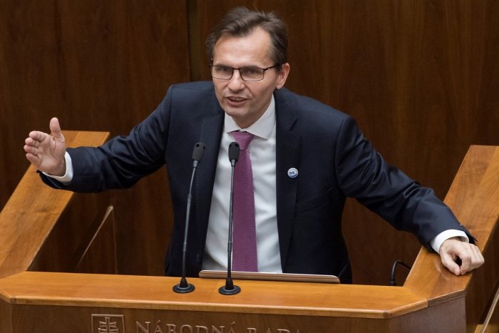 Ilustračný obrázok k článku Ľubomír Galko opúšťa poslanecký klub Slovensko, Za ľudí, KÚ