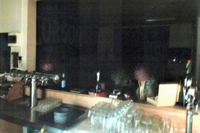 Ilustračný obrázok k článku Policajti odhalili otvorené pohostinstvo: Majiteľ má problém, popíjali tam štamgasti