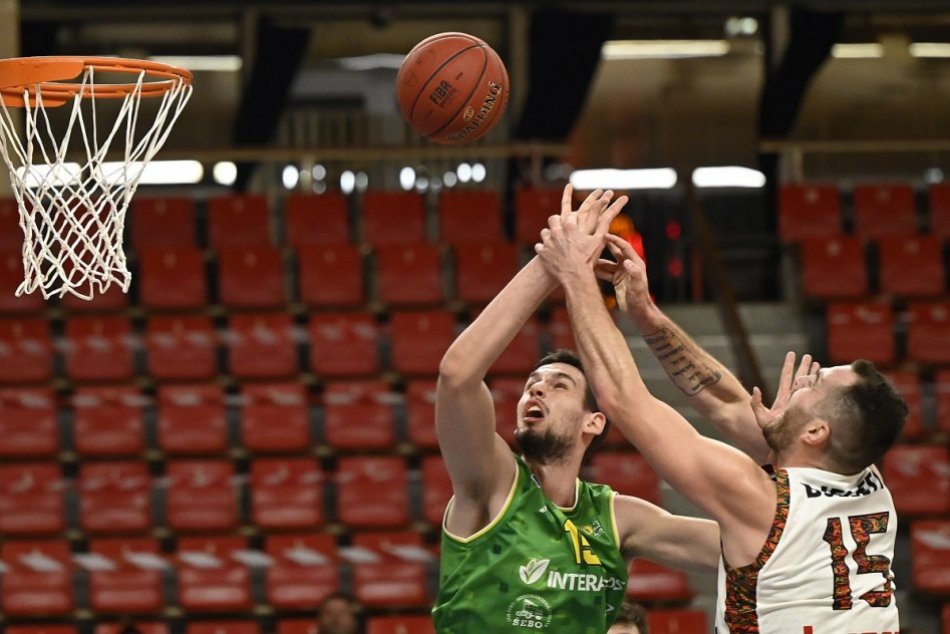 Ilustračný obrázok k článku Športovú halu v Prievidzi plánujú rekonštruovať: Ako na to chcú získať peniaze?