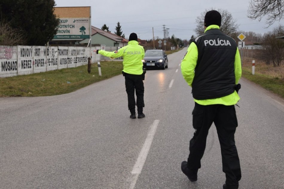 Ilustračný obrázok k článku Jazda pod vplyvom a prekročená rýchlosť: Policajti kontrolovali vodičov, FOTO