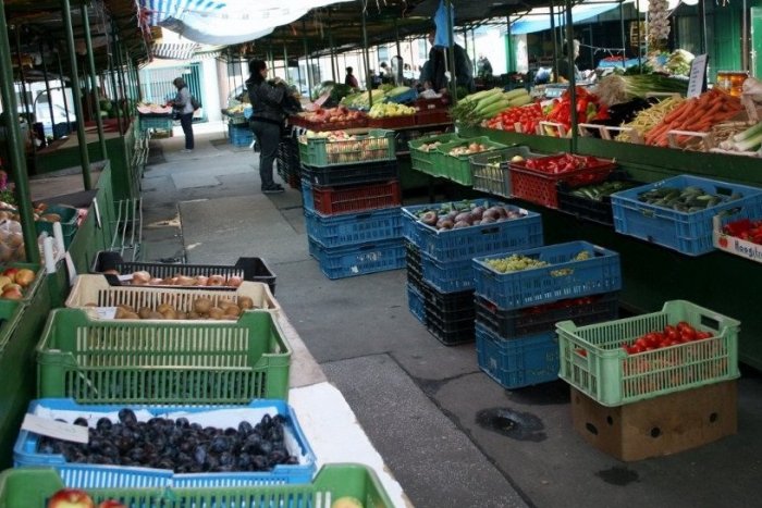 Ilustračný obrázok k článku Od pondelka sa OTVÁRAJÚ niektoré prevádzky. POZOR, mení sa aj režim na hraniciach!