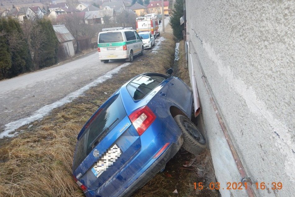 Ilustračný obrázok k článku Bystričan to na Horehroní napálil do domu: Nafúkal vyše 3,5 promile, FOTO