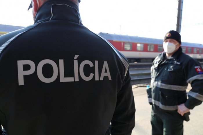 Ilustračný obrázok k článku Násilia je v čase pandémie menej: Koľko trestných činov sa polícii podarilo objasniť?