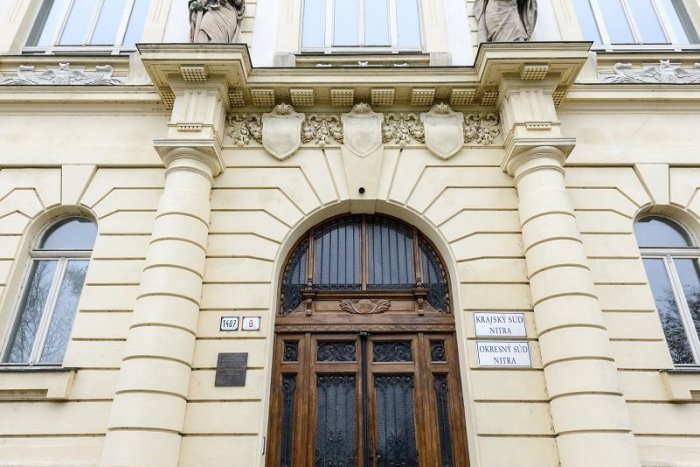 Ilustračný obrázok k článku Oddávali sa sexu na rušnej ulici: Súd rozhodol o treste pre vášnivý párik z Mostnej