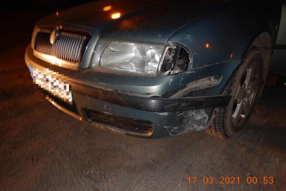 Ilustračný obrázok k článku Vo Zvolene havaroval opitý mladík: Odniesli si to kôš aj značka, FOTO