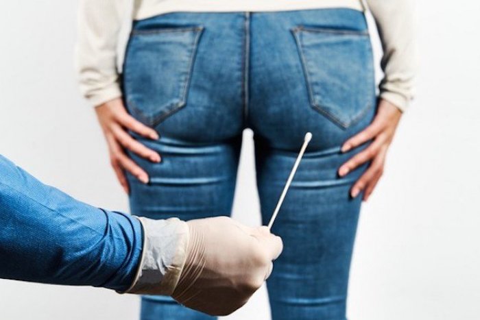 Ilustračný obrázok k článku Škandál! Turistom aj diplomatom robia ANÁLNE TESTY na Covid-19