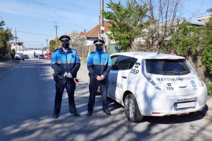 Ilustračný obrázok k článku Karanténa na Borovej a Roľníckej: V domácej izolácii museli ostať viacerí obyvatelia