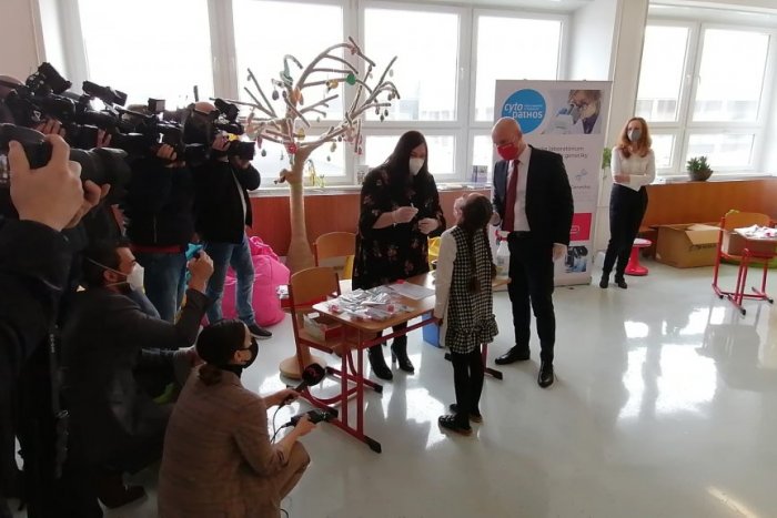 Ilustračný obrázok k článku Niektoré školy už kloktajú vo veľkom! Ako prebieha takéto testovanie?