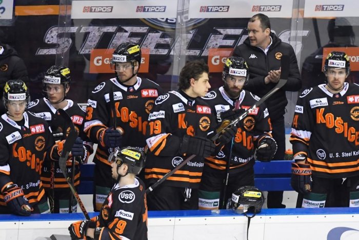 Ilustračný obrázok k článku Po 20 rokoch mimo prvej šestky. Oceliari musia o play off bojovať