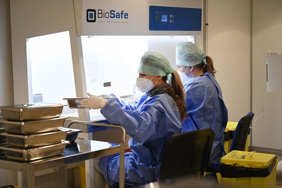 Ilustračný obrázok k článku Vakcinačné centrum Trenčianskeho kraja očkuje v TISÍCOCH: Čím je jedinečné?