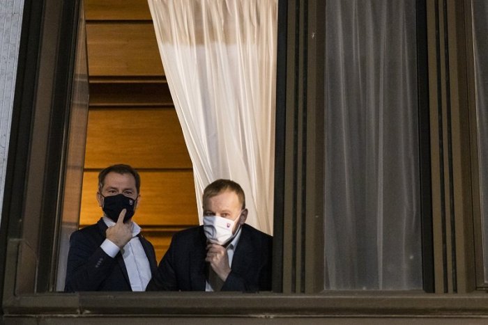 Ilustračný obrázok k článku SVET O SLOVENSKU: Matovič koná tvrdohlavo a rúca sa mu vláda