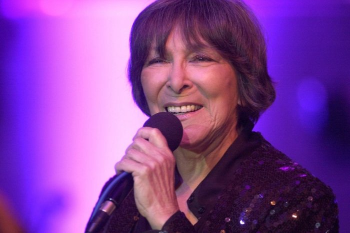 Ilustračný obrázok k článku V Česku aj na Slovensku zavládol smútok: Zomrela legendárna speváčka Hana Hegerová (†89)