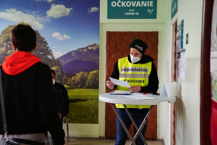 Ilustračný obrázok k článku V Hlohovci pribudla očkovacia ambulancia! Koľko vakcín pichnú za jeden deň? FOTO