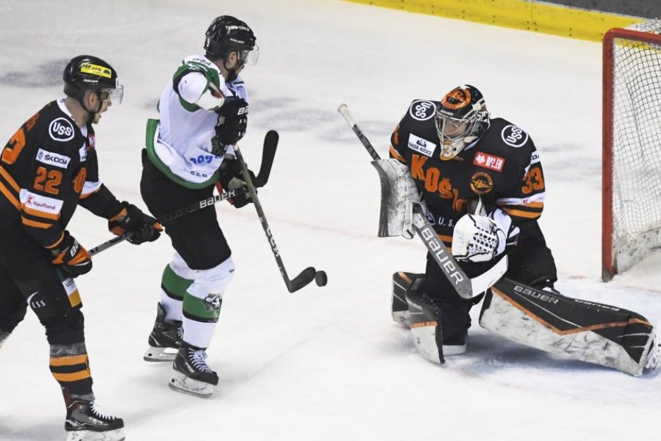 Ilustračný obrázok k článku Zámky sa ujali vedenia v sérii: Košiciam strelili 5 gólov