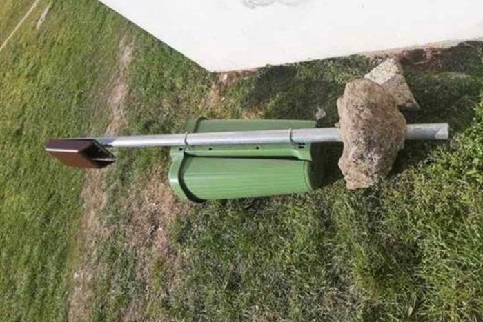 Ilustračný obrázok k článku Niekto zničil smetnú nádobu: Nová na rovnakom mieste tak ľahko nepribudne