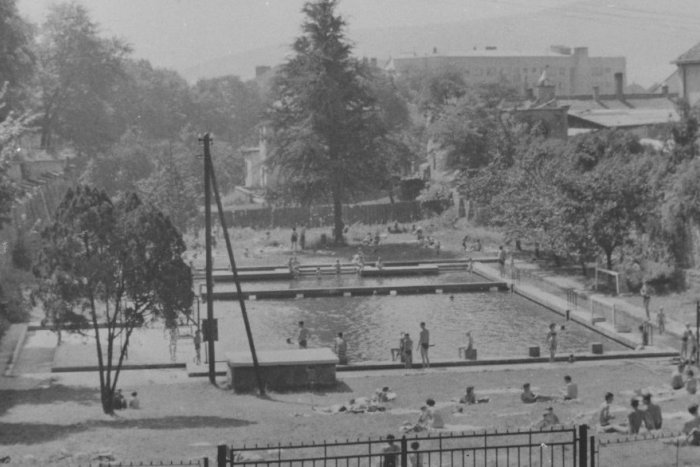 Ilustračný obrázok k článku Prešovčania na to spomínajú radi: Časy, keď sme v Záhrade umenia mali kúpalisko, FOTO