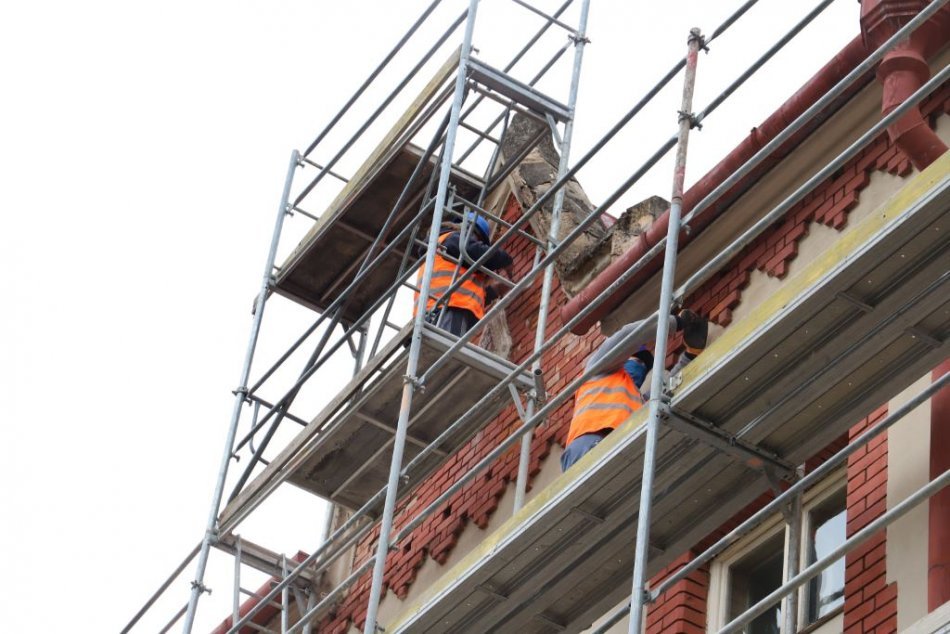 Ilustračný obrázok k článku Študenti sa vrátia do nového: TIETO stredné školy v kraji prejdú obnovou