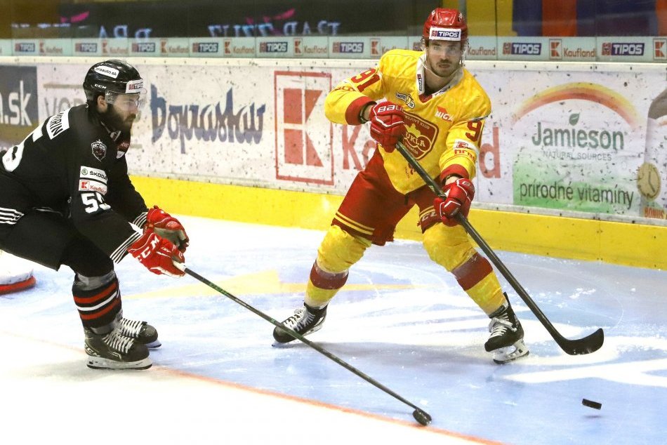 Ilustračný obrázok k článku Trenčania už oslavovali postup do štvrťfinále: Videorozhodca ich schladil, FOTO