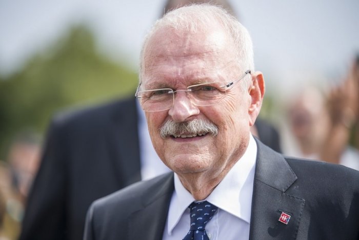 Ilustračný obrázok k článku Ivan Gašparovič oslavuje okrúhliny: Zablahoželala mu aj Zuzana Čaputová