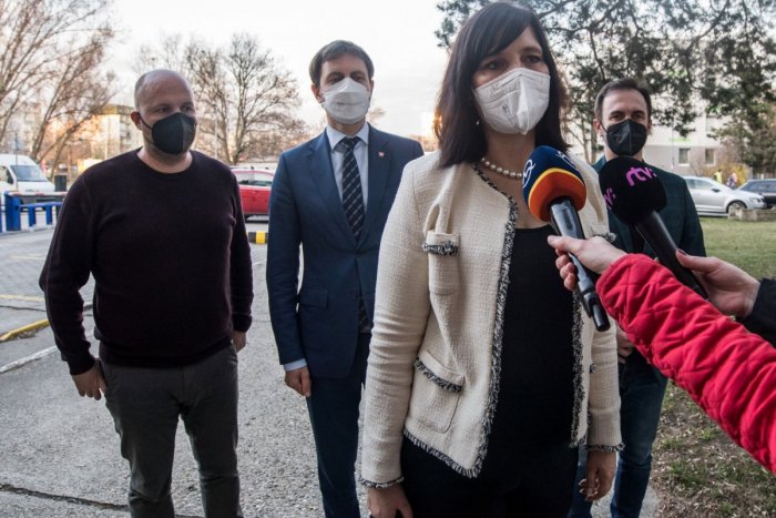 Ilustračný obrázok k článku Najprv Remišová hrozila Matovičovi, večer prijala Hegera ako nového premiéra