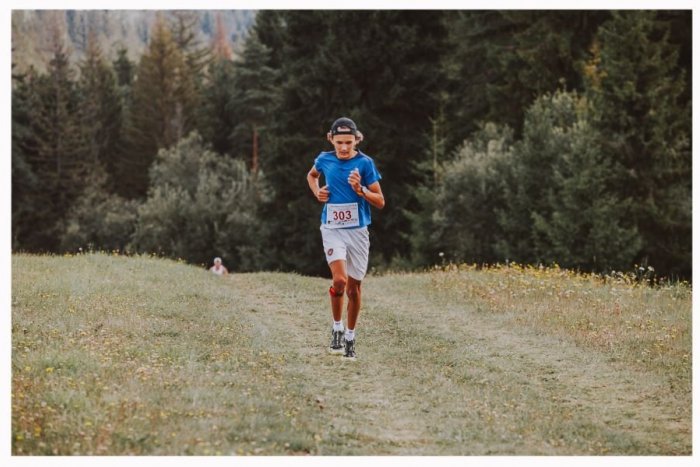Ilustračný obrázok k článku Bežec Róbert sa chce vďaka grantu z Fondu pre budúcnosť športu zlepšovať a v behu do vrchu valcovať konkurenciu