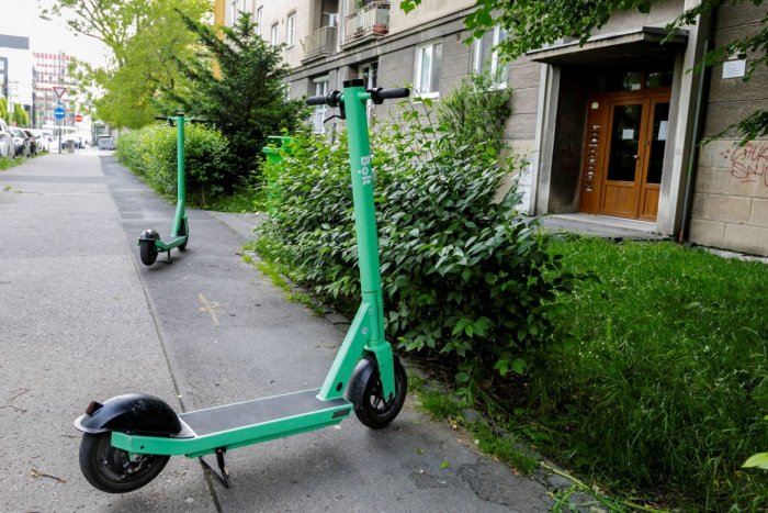 Ilustračný obrázok k článku Máte radi KOLOBEŽKY? Radujte sa, do Trnavy zamieri takmer DVESTO elektrických!