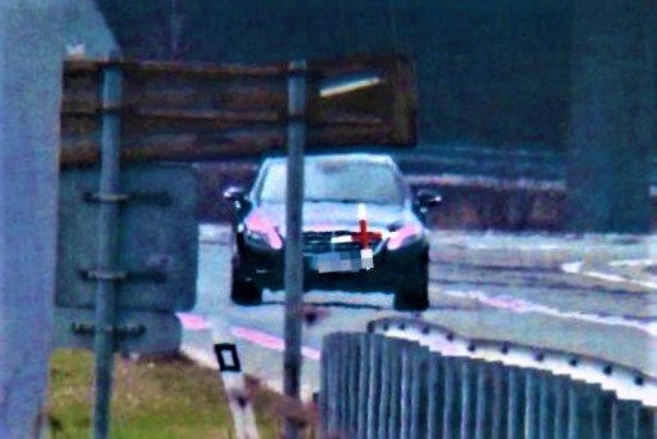 Ilustračný obrázok k článku Polícia z Považskej si posvietila na problémový úsek: Padali mastné pokuty, FOTO