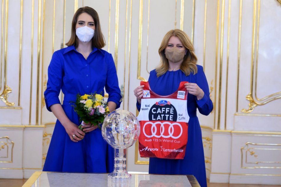 Ilustračný obrázok k článku Čaputová spoznala verdikt! Bude POTRESTANÁ za fotku s Vlhovou a príde o ročný PLAT?