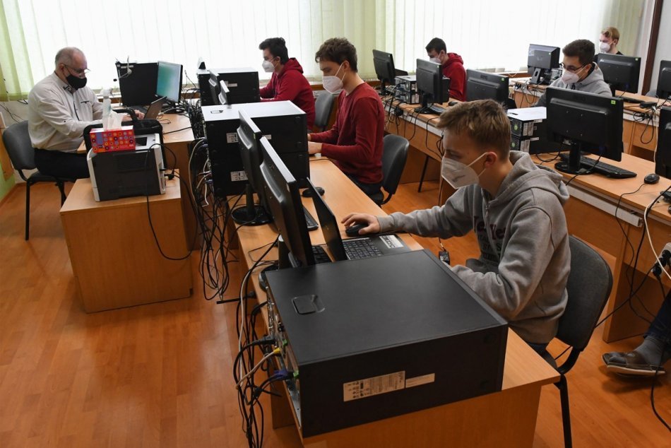 Ilustračný obrázok k článku Banskobystrický kraj spustil NOVÝ web: S čím všetkým pomôže žiakom?