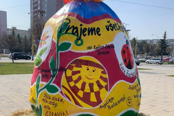 Ilustračný obrázok k článku Na Terase sa bude zdobiť GIGANTICKÁ kraslica: Kedy sa môžeme tešiť na výnimočný deň?