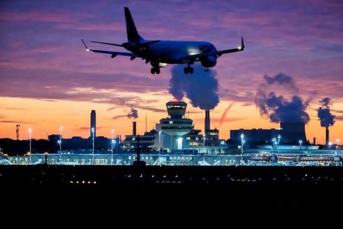 Ilustračný obrázok k článku V Trnave postavia najväčšie letisko v strednej Európe! Dostane meno po Igorovi Matovičovi?