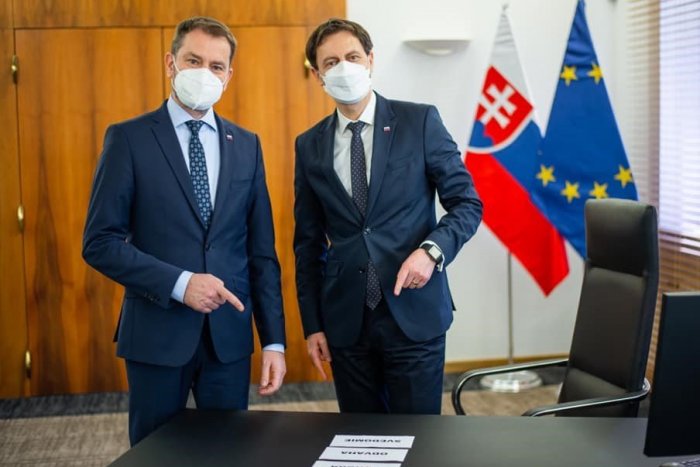 Ilustračný obrázok k článku Matovič nechal Hegerovi ODKAZ: Drž sa týchto troch slov a budeš VÝBORNÝ premiér!