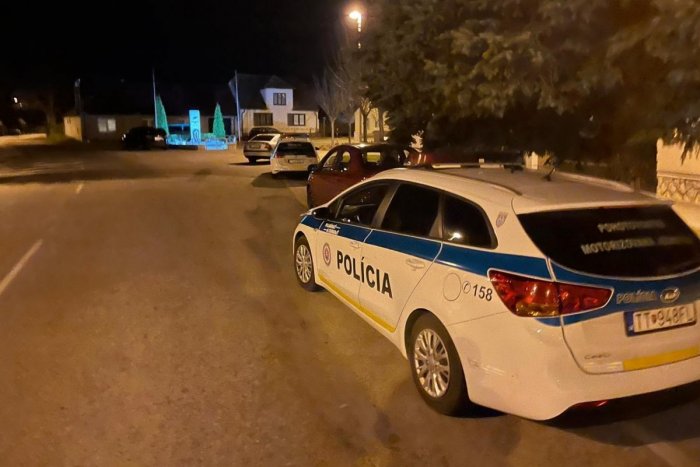 Ilustračný obrázok k článku Ten mal odvahu! Muž sa vozil na cudzom aute a na smrť vyľakal ženu v jej dome