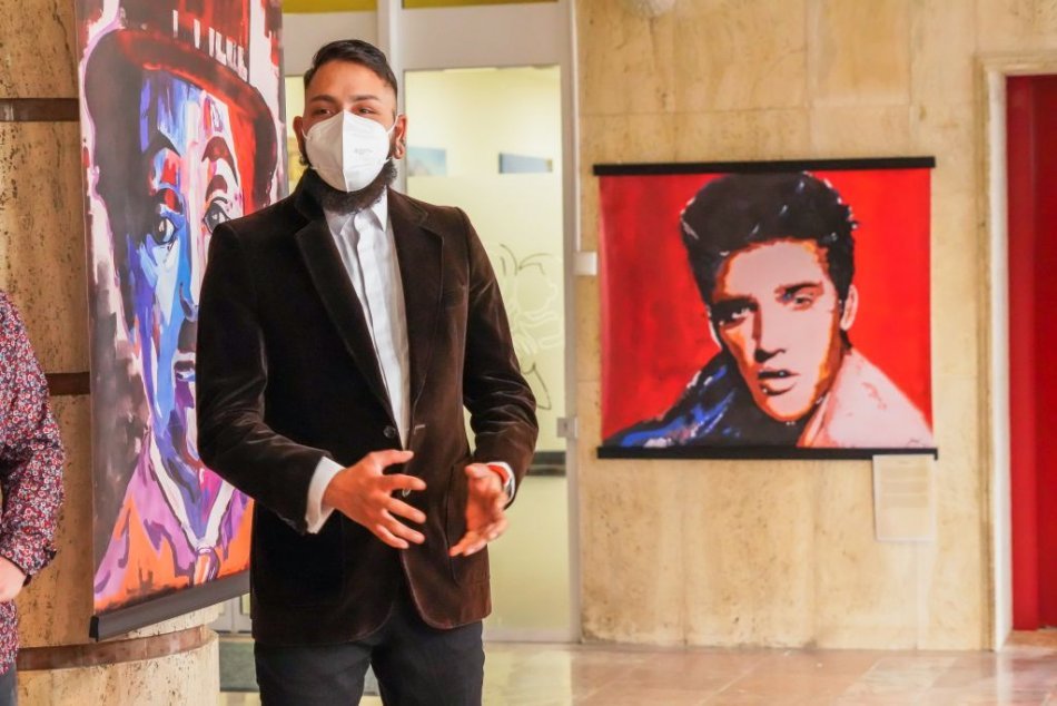 Ilustračný obrázok k článku Úspech výstavy rómskych osobností: Len v Prešovskom kraji ju videlo takmer 5-tisíc ľudí