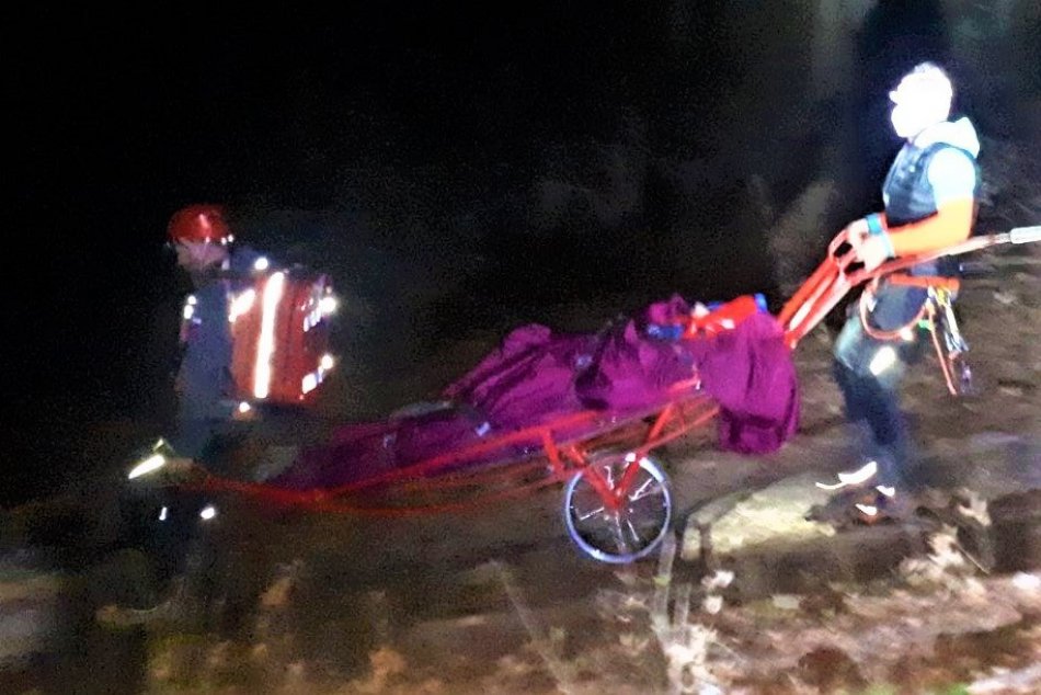 Ilustračný obrázok k článku Záchranná akcia na Veľkom Maníne: 70-metrový pád, muža zastavil až strom, FOTO