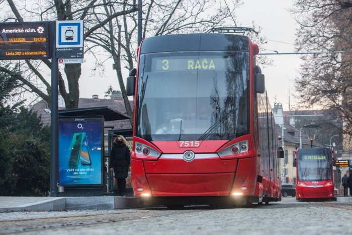 Ilustračný obrázok k článku Ceny pohonných hmôt prudko RASTÚ: Budeme za cestovanie MHD platiť VIAC?