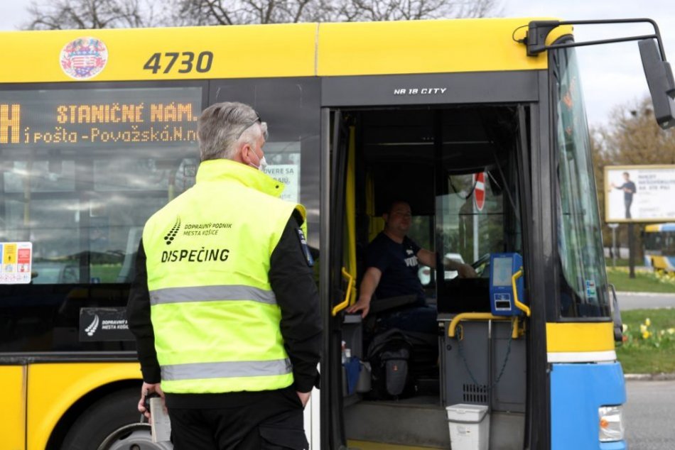 Ilustračný obrázok k článku V košickej MHD pribúdajú agresívni cestujúci. Množia sa útoky na vodičov