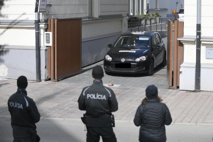 Ilustračný obrázok k článku SVET O SLOVENSKU: Parádny úlovok! Lovci lebiek vypátrali zločinca