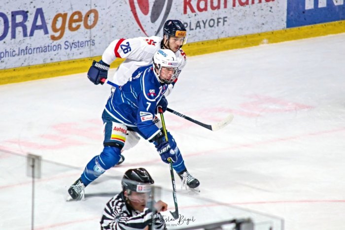 Ilustračný obrázok k článku Naberie ďalšie skúsenosti: Šimon Nemec v nominácii SR 20 na dvojzápas proti Čechom