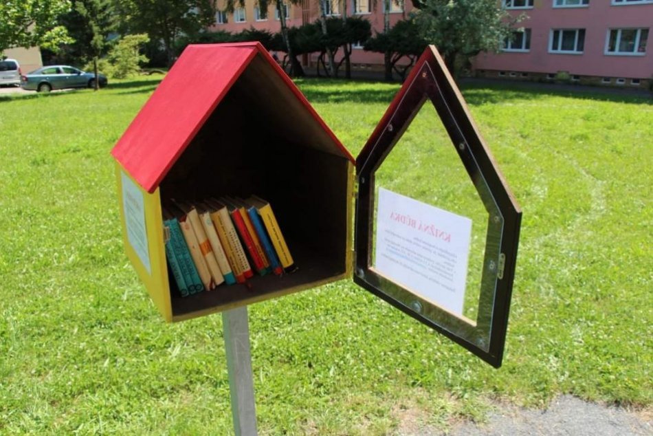 Ilustračný obrázok k článku Knižné búdky Lučenčanov zaujali: Pribudli tak v ďalších 3 lokalitách, FOTO