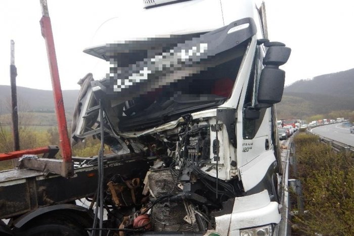 Ilustračný obrázok k článku Nehoda dvoch kamiónov na R1: Úsek pri Novej Bani bol niekoľko hodín neprejazdný