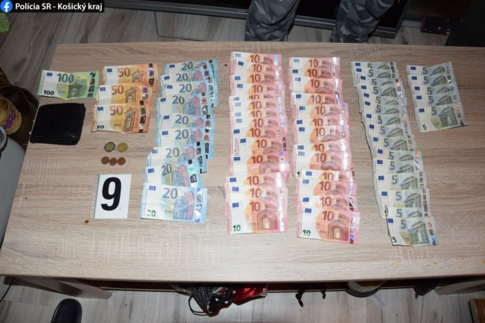 Ilustračný obrázok k článku Úspešný protidrogový záťah polície! Dílerovi prekazili biznis s pervitínom